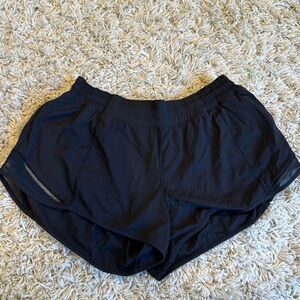 Lululemon hottie hot short 2.5 inches
